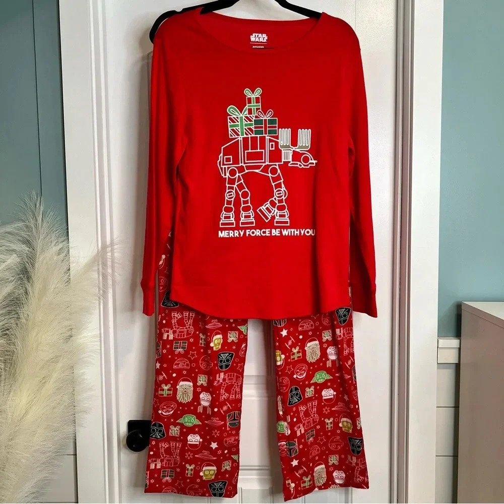 Star Wars Amazon Essentials Men’s Bright Red Pajama Set. Size Large. NWOT.